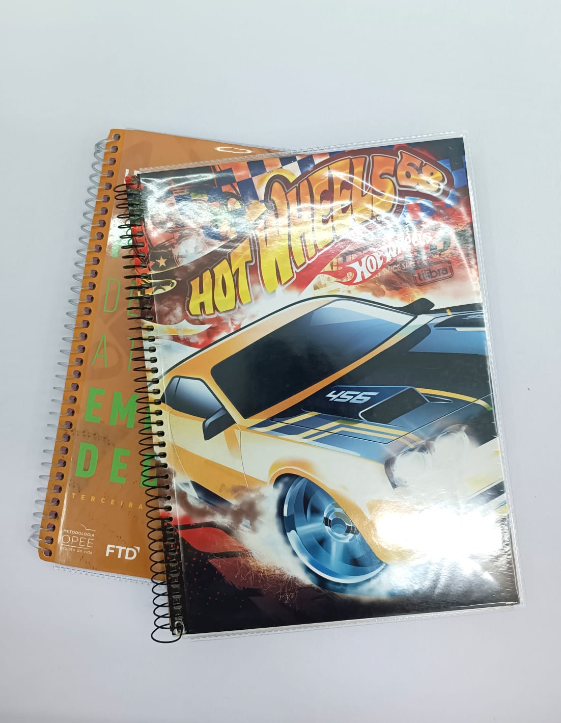 Capa Pronta para Caderno Espiral Universi...